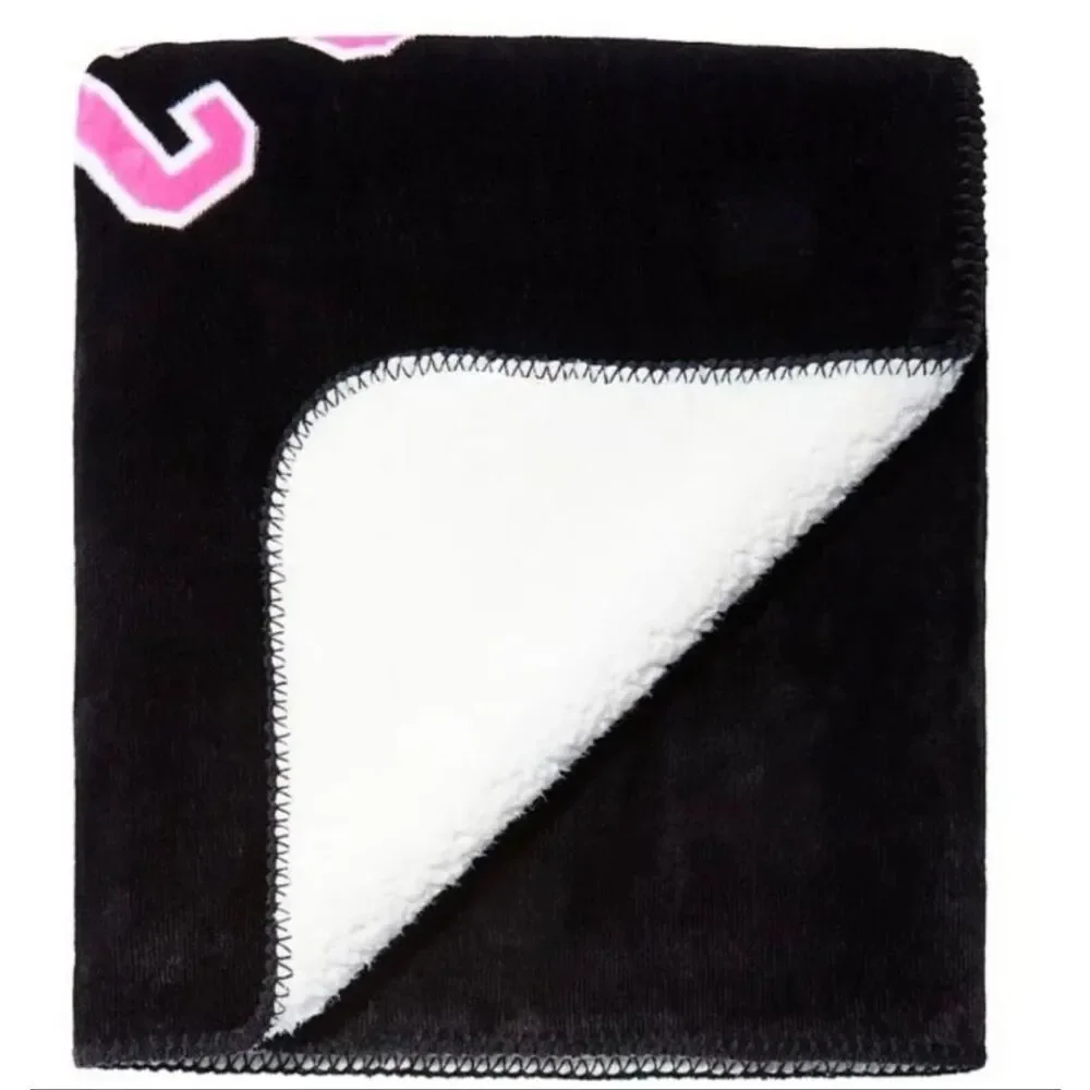 PINK Sherpa Blanket xl pink black classics heritage logo y2k og logo blanket nwt